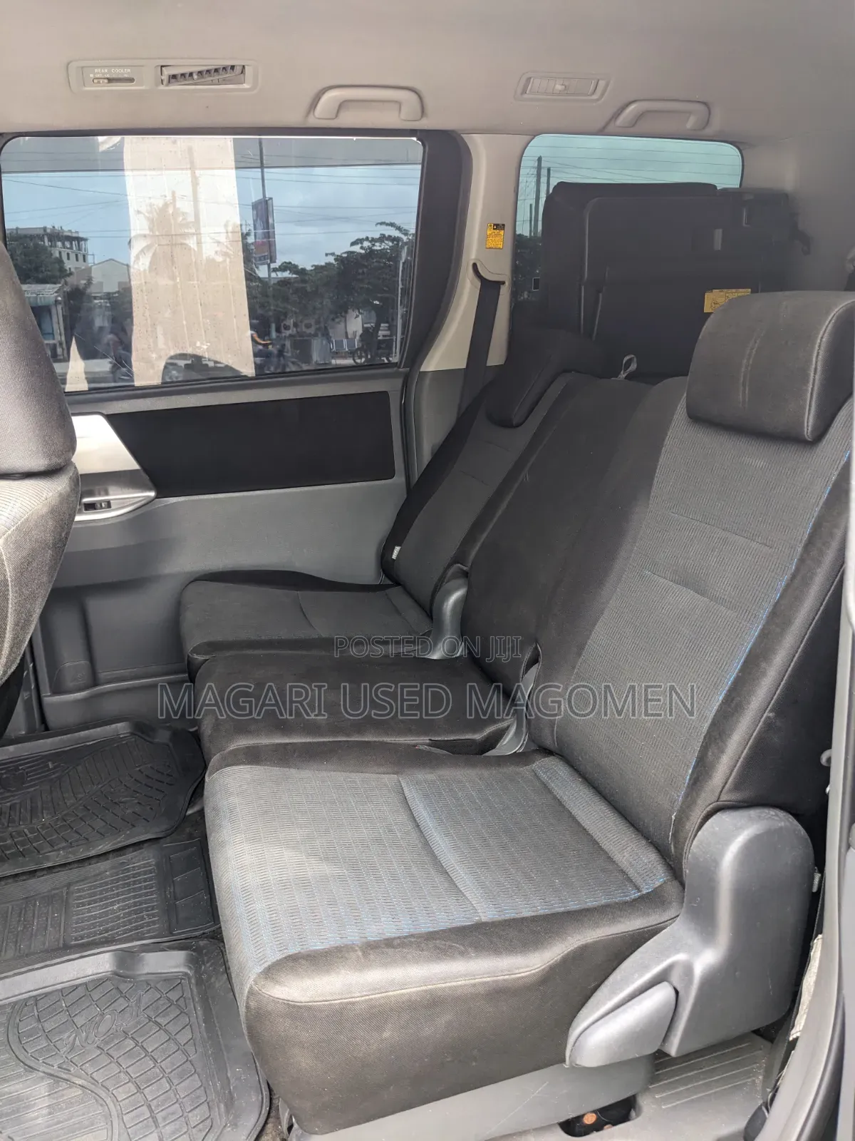 Toyota Noah 2010 Blue