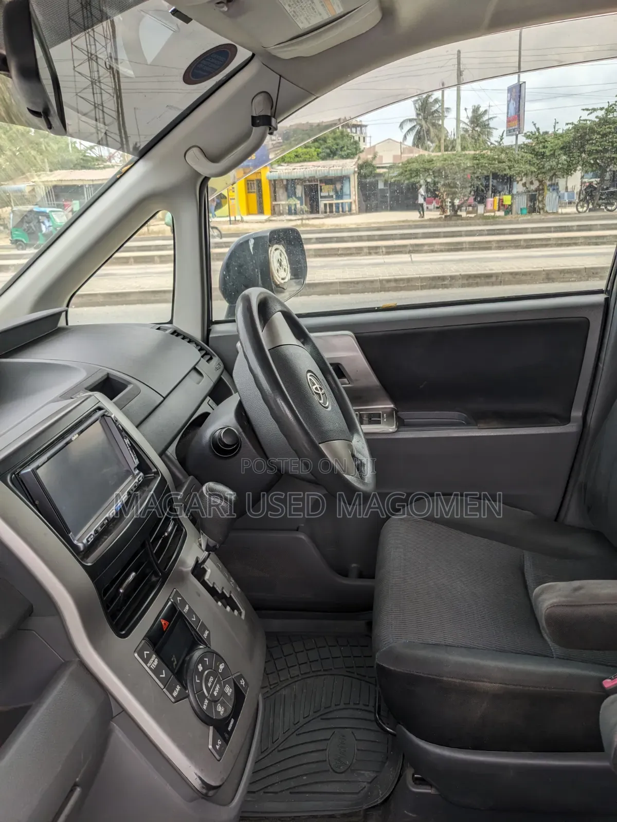 Toyota Noah 2010 Blue