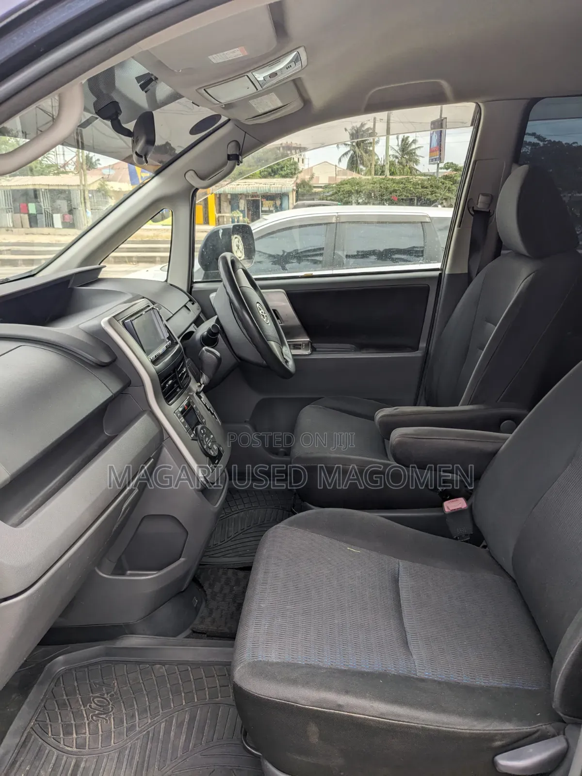 Toyota Noah 2010 Blue