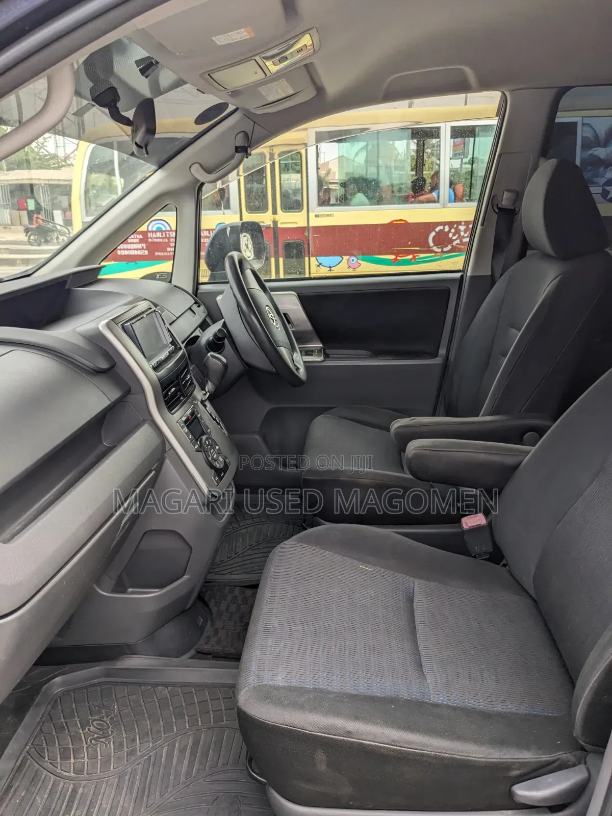 Toyota Noah 2010 Blue