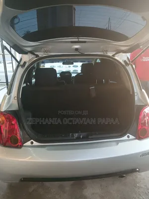 Toyota IST 2004 Silver