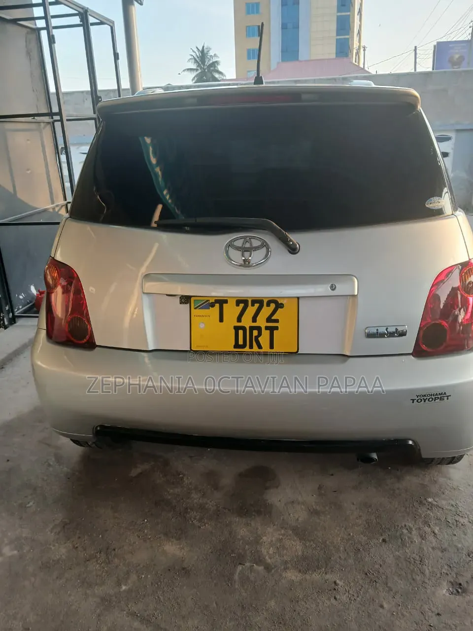 Toyota IST 2004 Silver