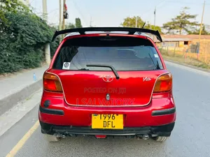 Toyota Vitz 2002 Red