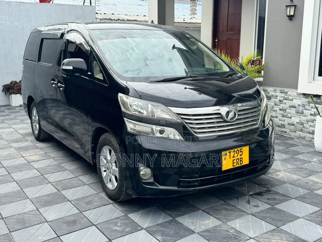 Toyota Vellfire 2011 Black