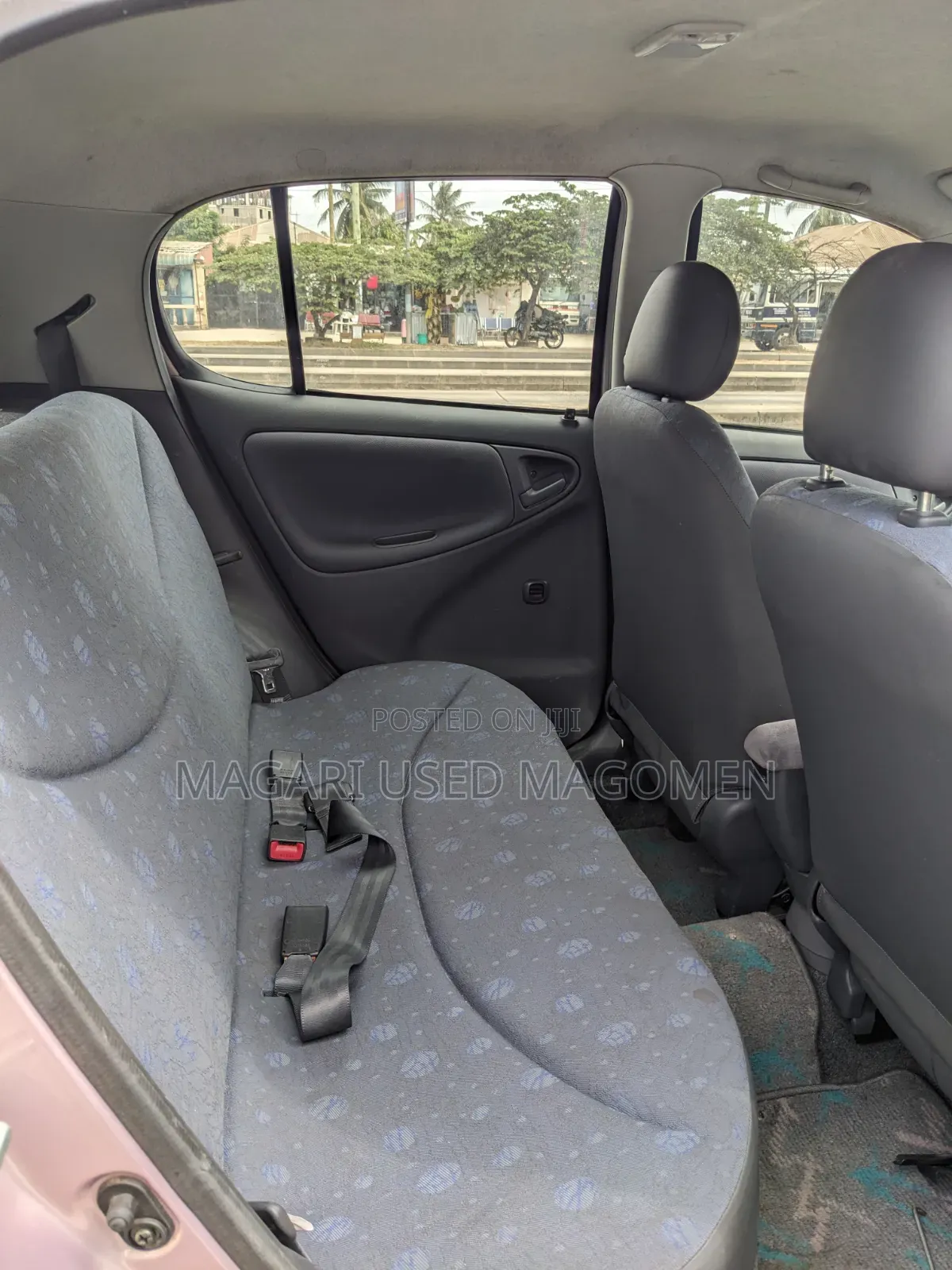 Toyota Vitz 2001 Pink