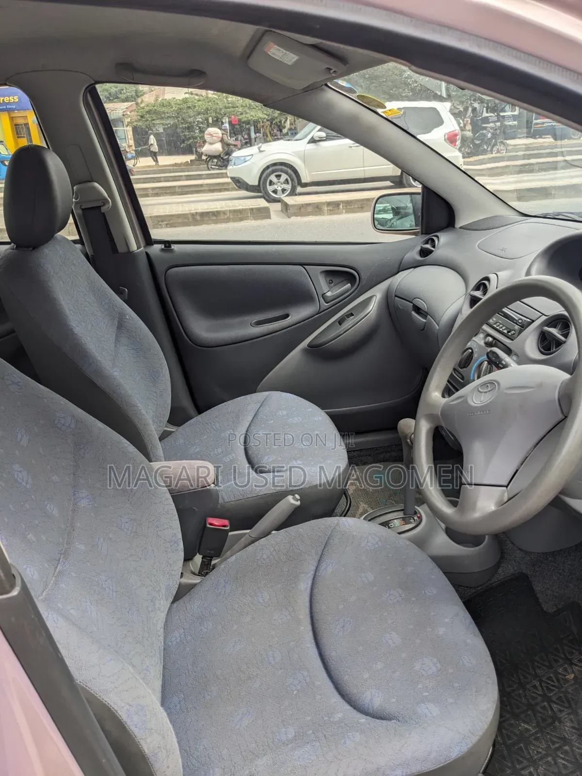 Toyota Vitz 2001 Pink