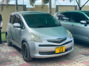 Toyota Ractis 2006 Gray