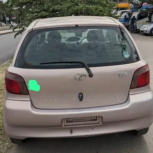 Toyota Vitz 2001 Pink