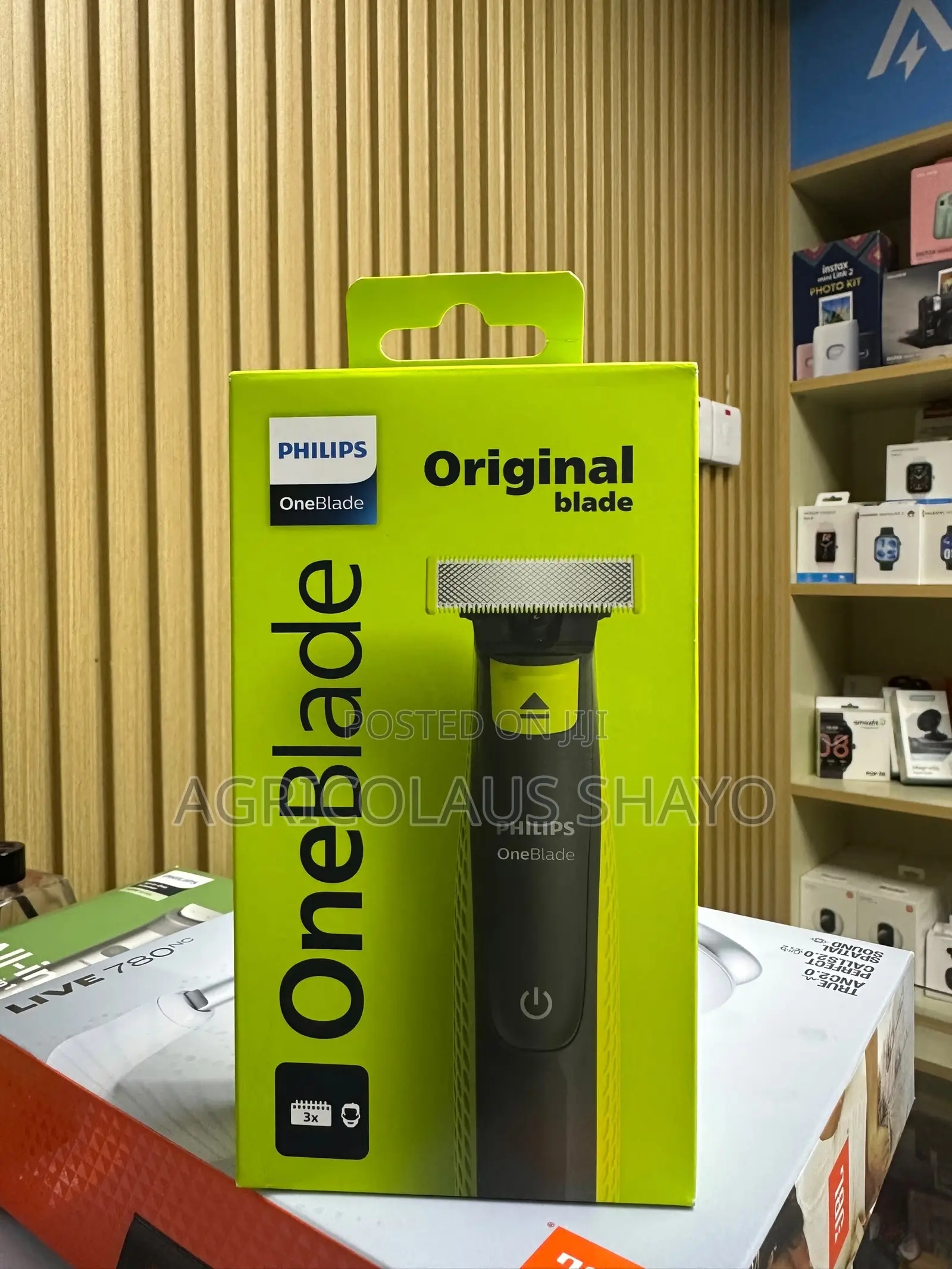 Philips OneBlade Hybrid Electric Trimmer Shaver