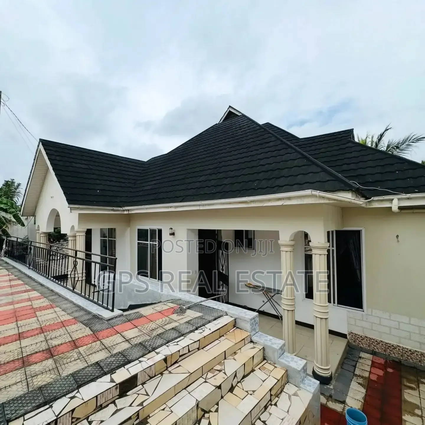 6bdrm House in Tabata Segerea Chama, Kinondoni for sale