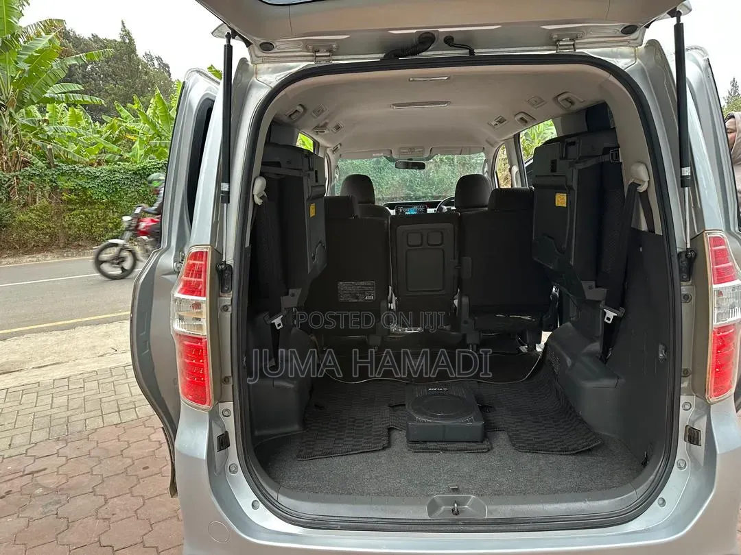 Toyota Noah 2008 Silver