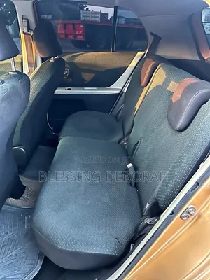 Toyota Vitz 2006 Brown