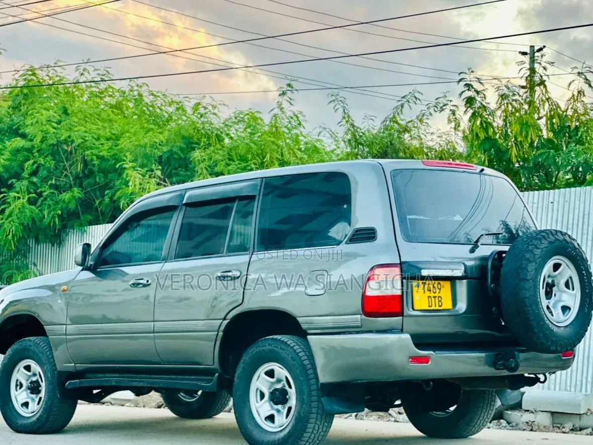 Toyota Land Cruiser Prado 1999 Gray