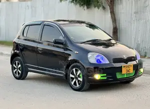 Toyota Vitz 1.3 AWD 5dr 2005 Black