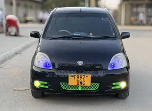 Toyota Vitz 1.3 AWD 5dr 2005 Black