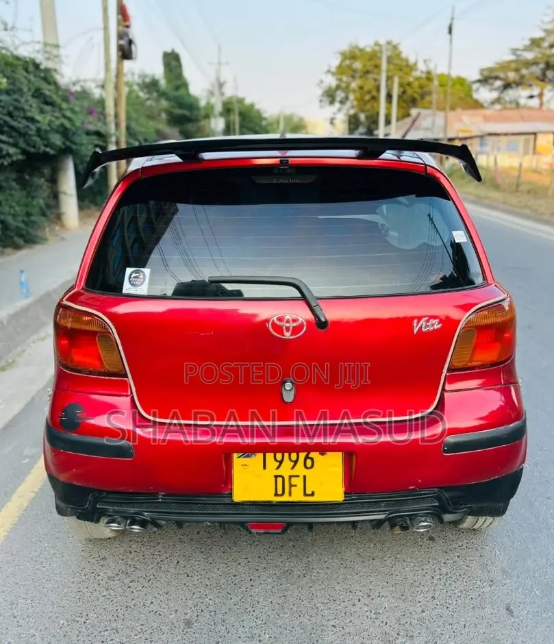 Toyota Vitz 1.0 FWD 5dr 2006 Maroon