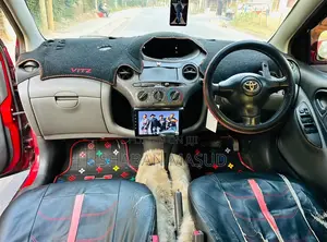 Toyota Vitz 1.0 FWD 5dr 2006 Maroon
