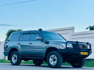 Toyota Land Cruiser 1999 Gray