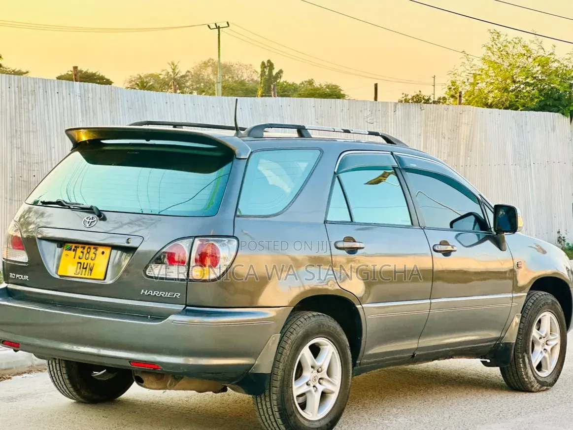 Toyota Harrier 2001