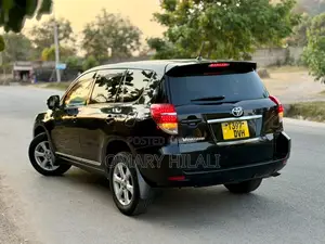 Toyota Vanguard 2011 Black