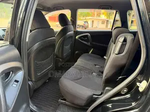 Toyota Vanguard 2011 Black
