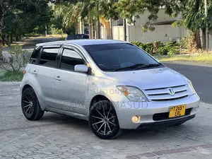 Toyota IST 2005 Silver