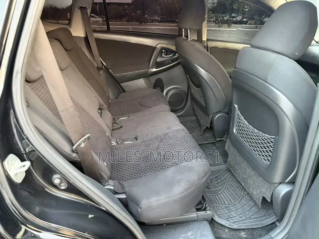 Toyota Vanguard 2010 Black