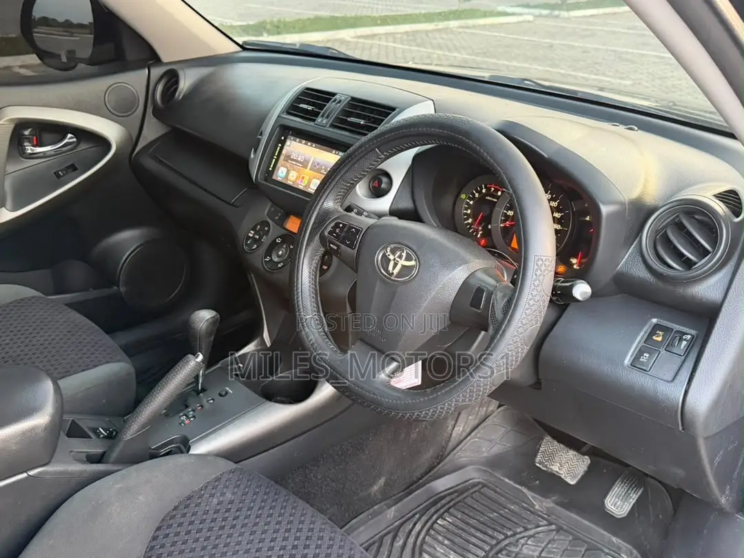 Toyota Vanguard 2010 Black