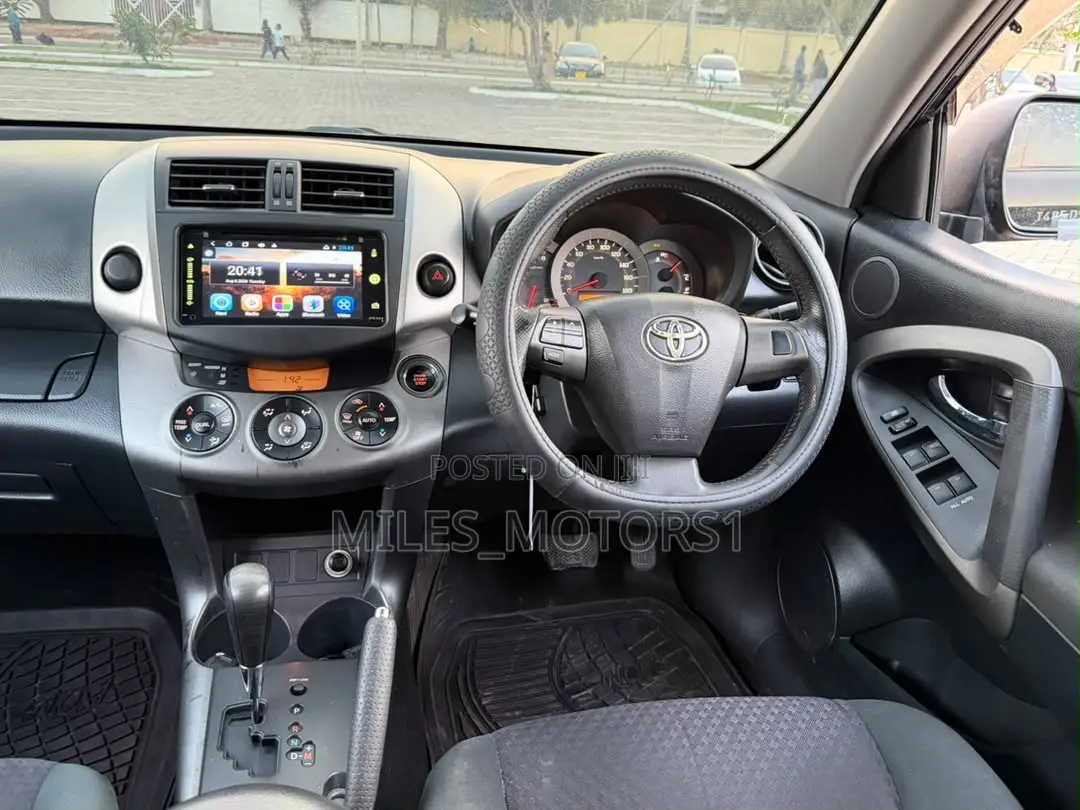Toyota Vanguard 2010 Black