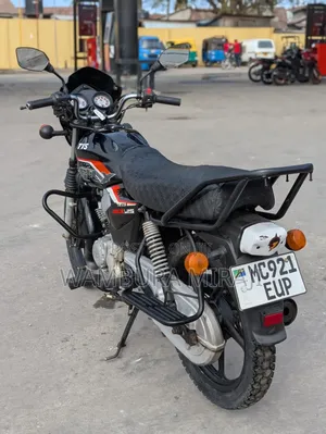 TVS HLX 125 2025 Black