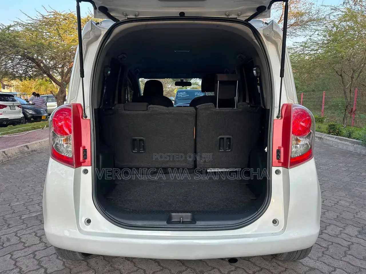 Toyota Ractis 2010 White