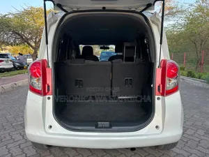 Toyota Ractis 2010 White