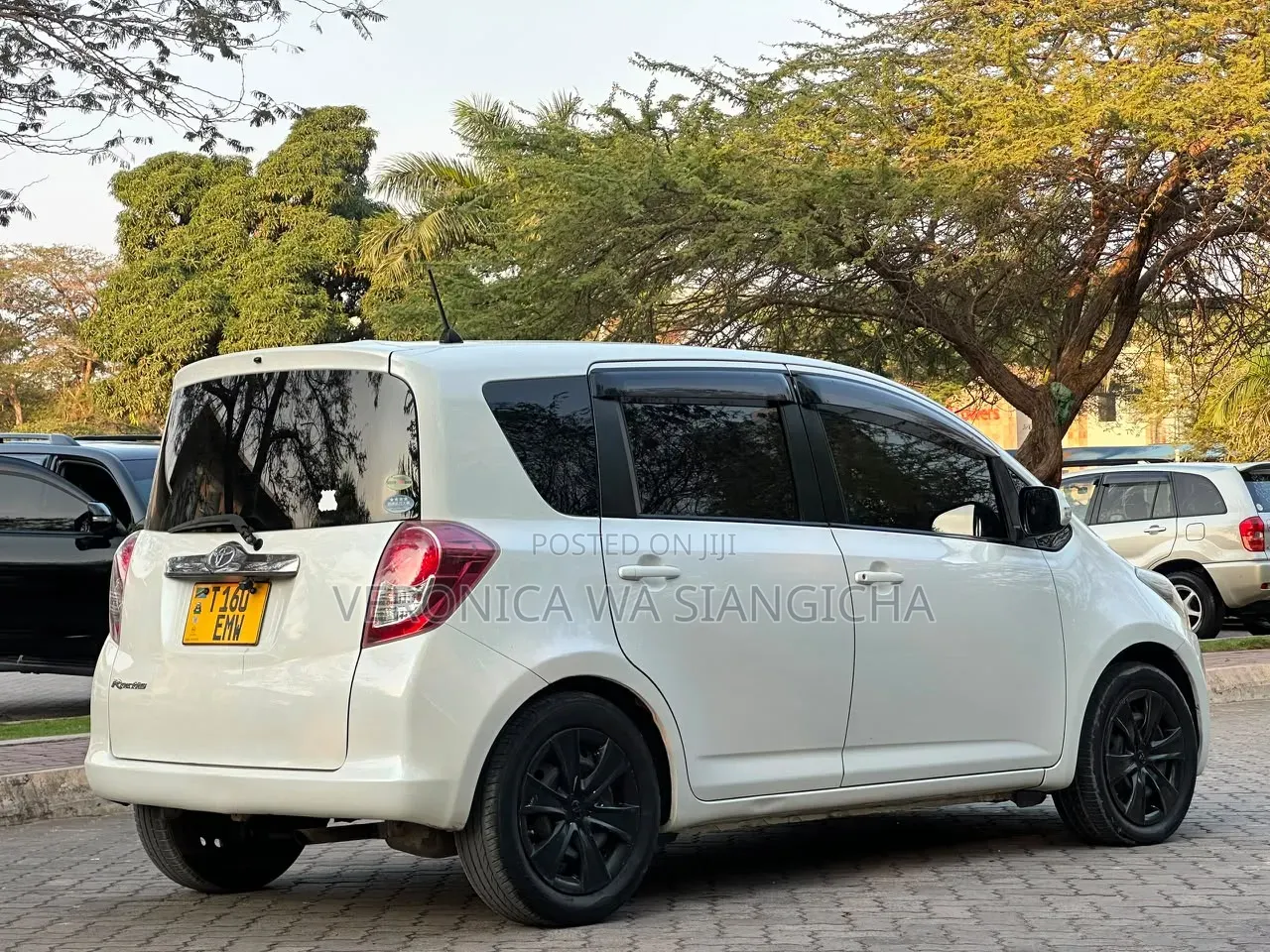 Toyota Ractis 2010 White