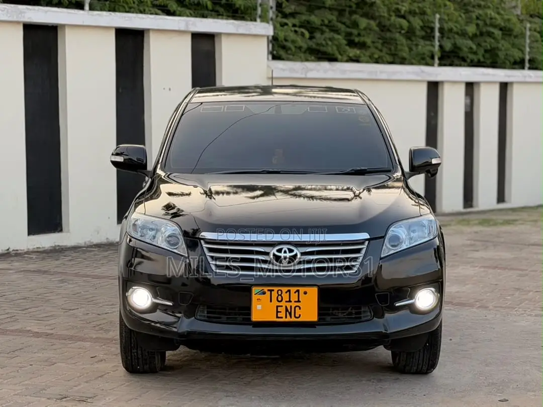 Toyota Vanguard 2011 Black