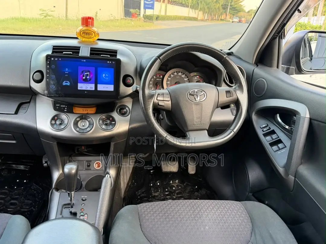 Toyota Vanguard 2011 Black