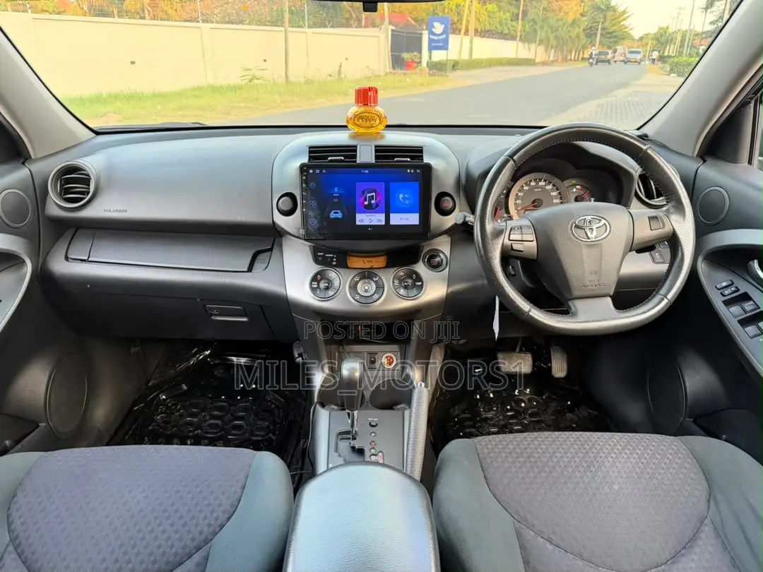Toyota Vanguard 2011 Black