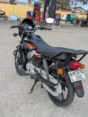 TVS HLX 125 2025 Black