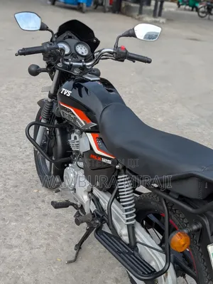 TVS HLX 125 2025 Black