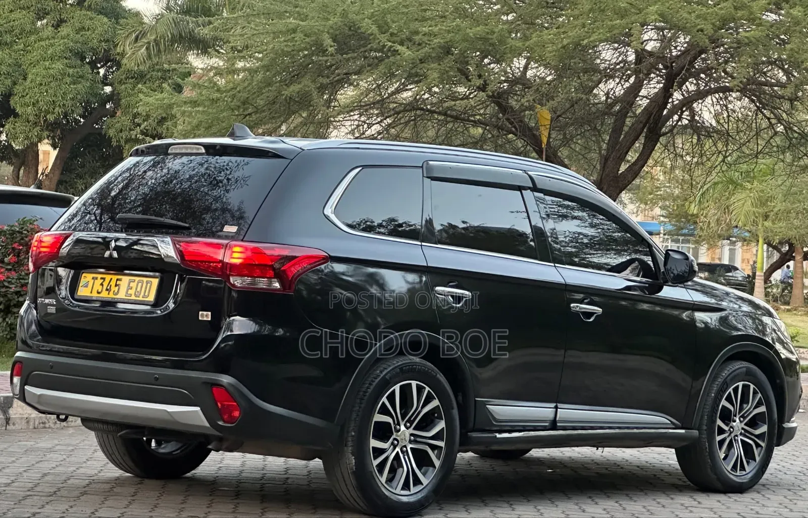 Mitsubishi Outlander 2015 Black