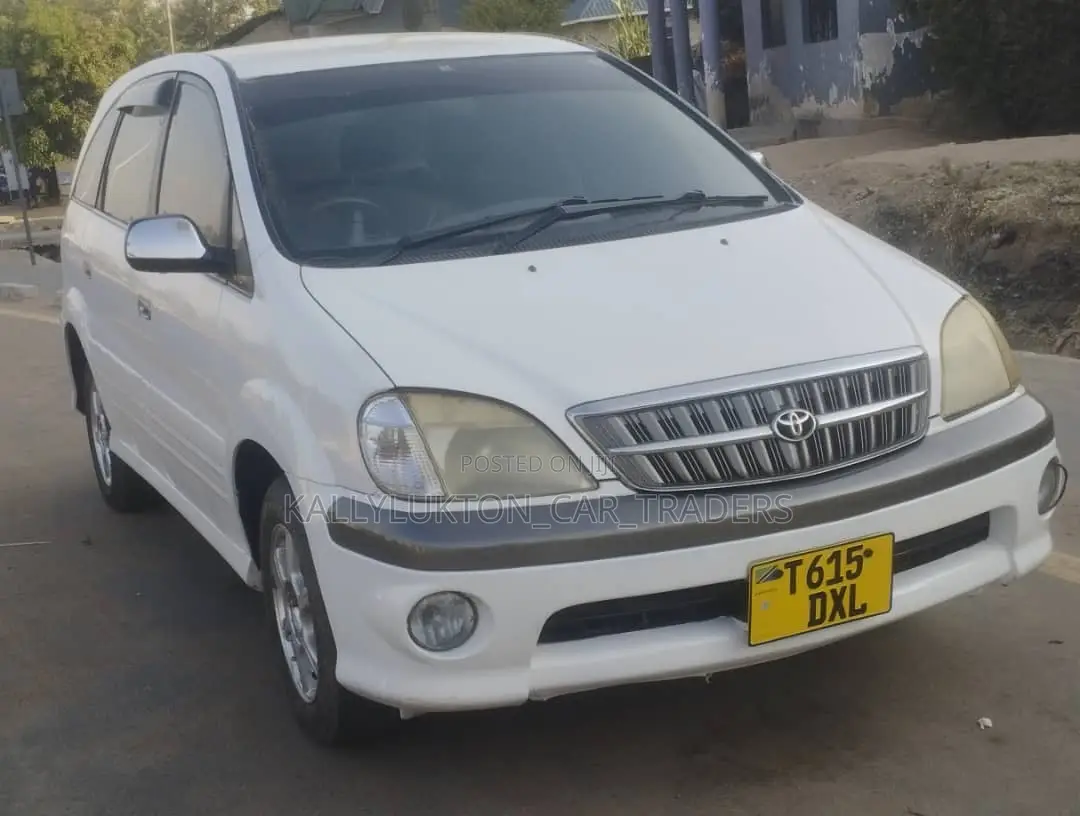 Toyota Nadia 2003 White