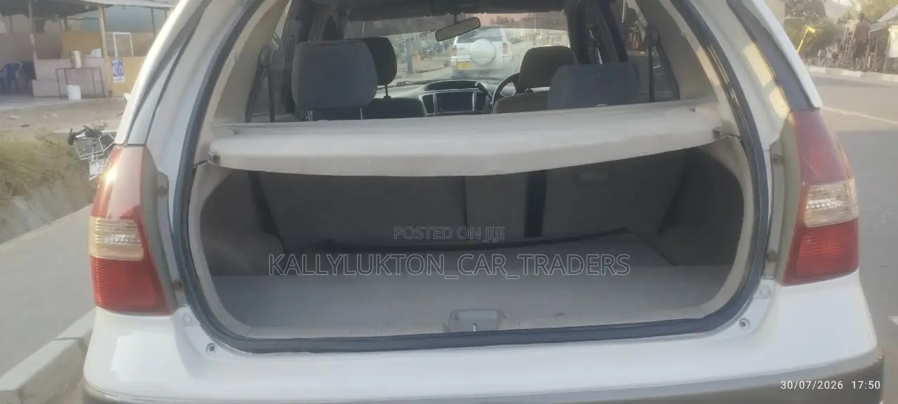 Toyota Nadia 2003 White