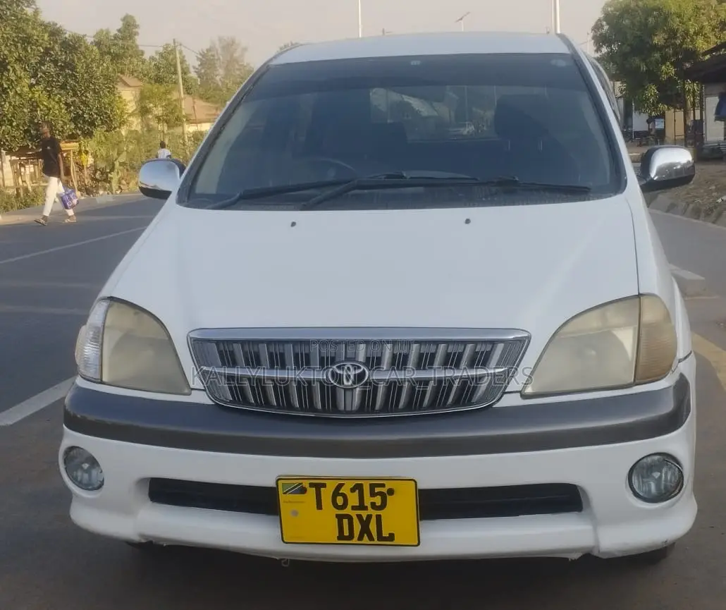 Toyota Nadia 2003 White