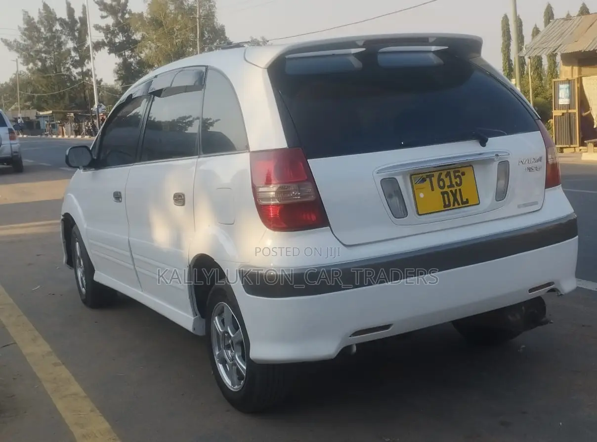 Toyota Nadia 2003 White