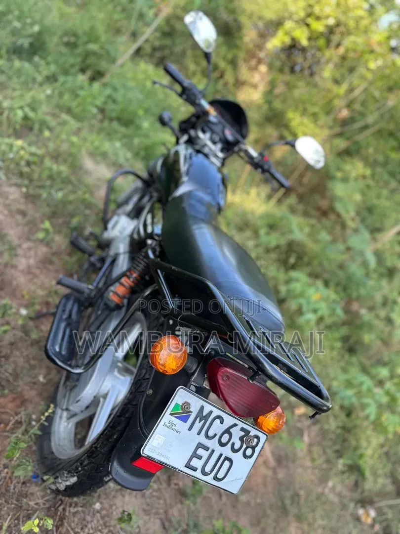 Bajaj Boxer 125 2025 Black