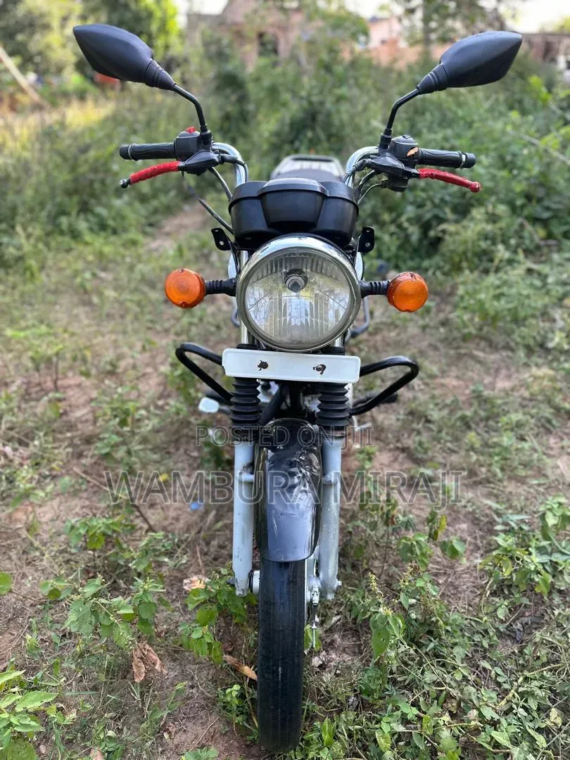 New TVS HLX 125 2025 Black