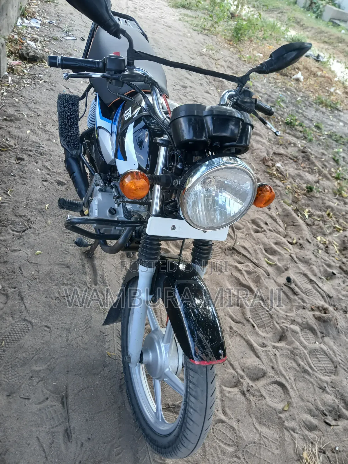 New TVS HLX 125 2025 Black