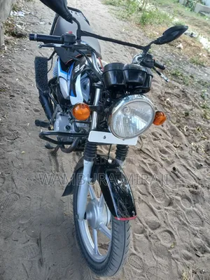 New TVS HLX 125 2025 Black