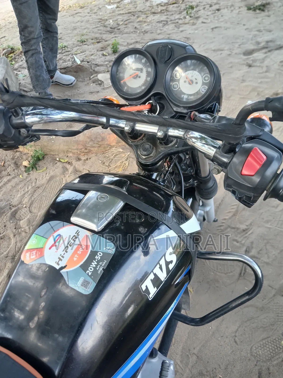 New TVS HLX 125 2025 Black