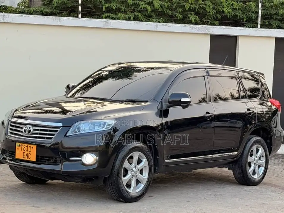 Toyota Vanguard 2010 Black