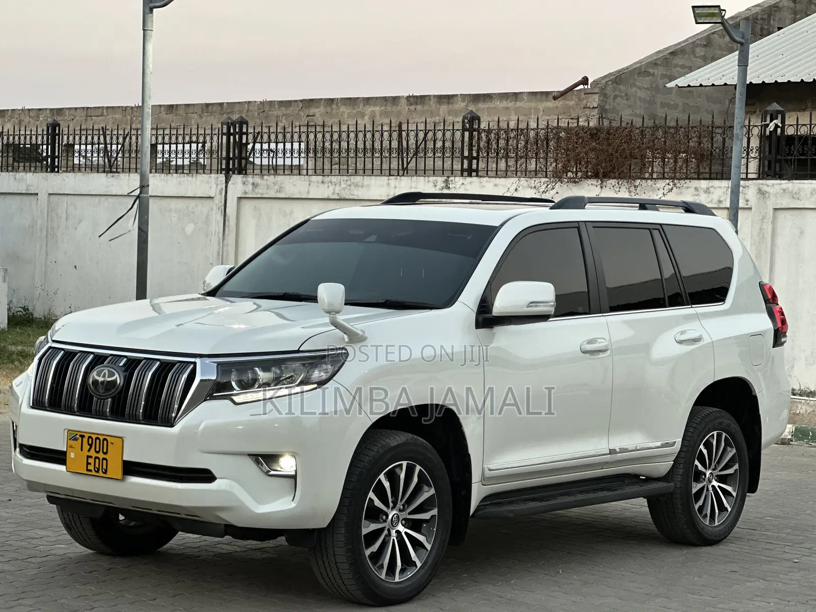 Toyota Land Cruiser Prado 2019 White